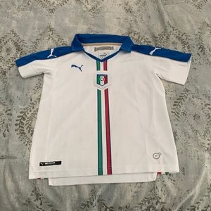 Young mens Italia soccer jersey.  White. Puma